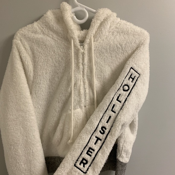 Fuzzy Jacket 🥰 - Picture 2 of 2